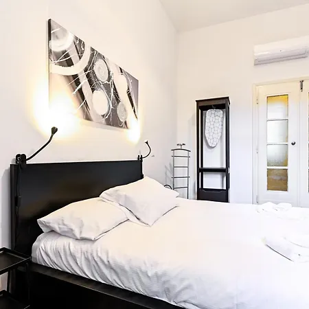 Living - Porta Susa Apartment *