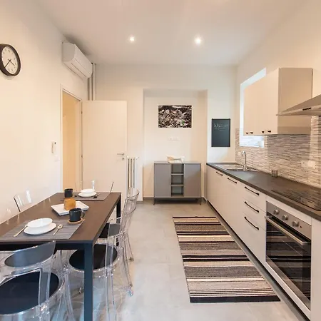 Living - Porta Susa Apartment Turin