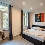 Living - Porta Susa Apartment